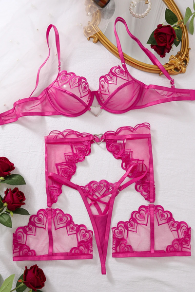 AVA | Conjunto de lencería seductora con bordado de amor